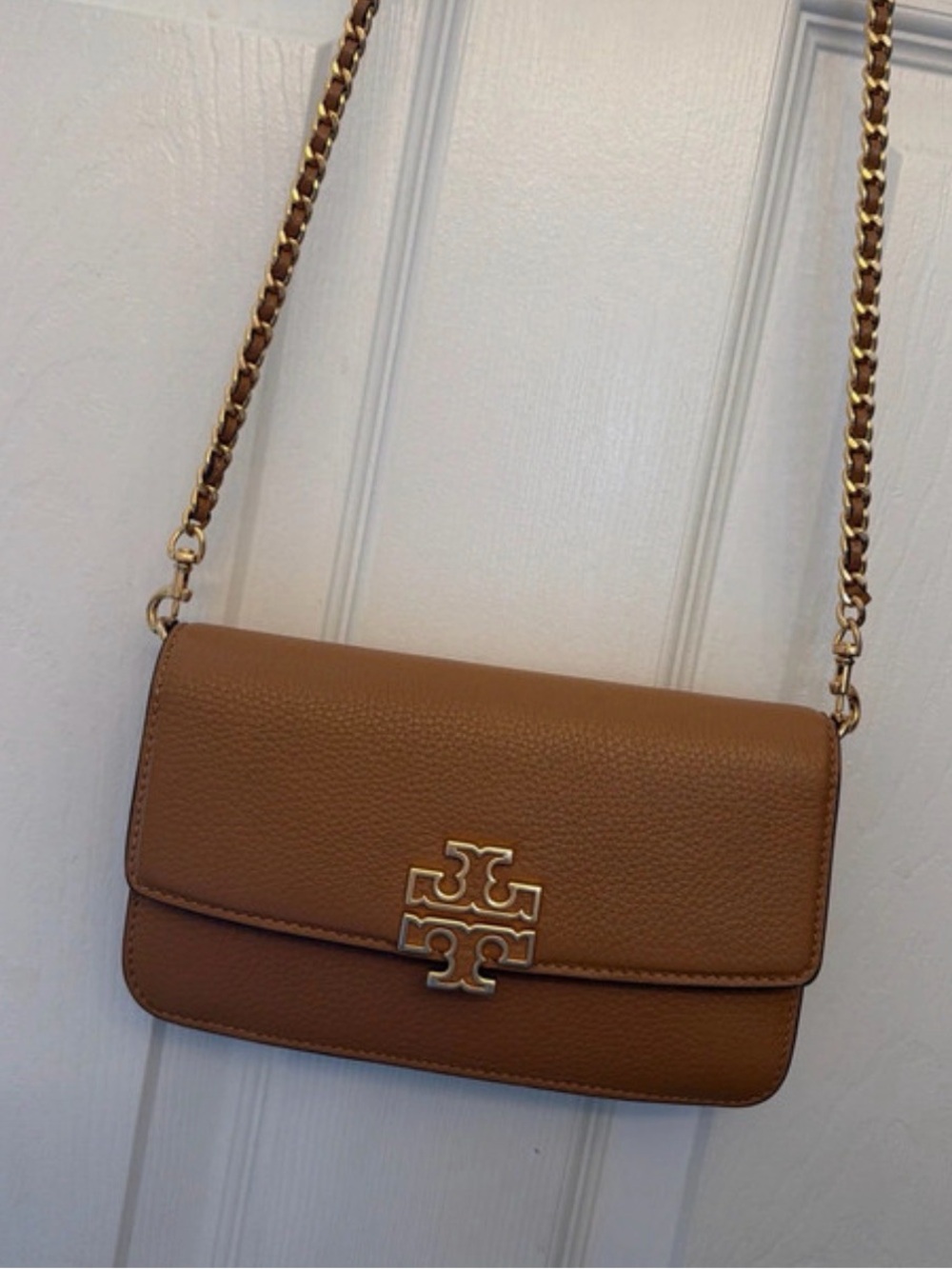 Tory Burch Britten Chain Wallet - Picture 4 of 12